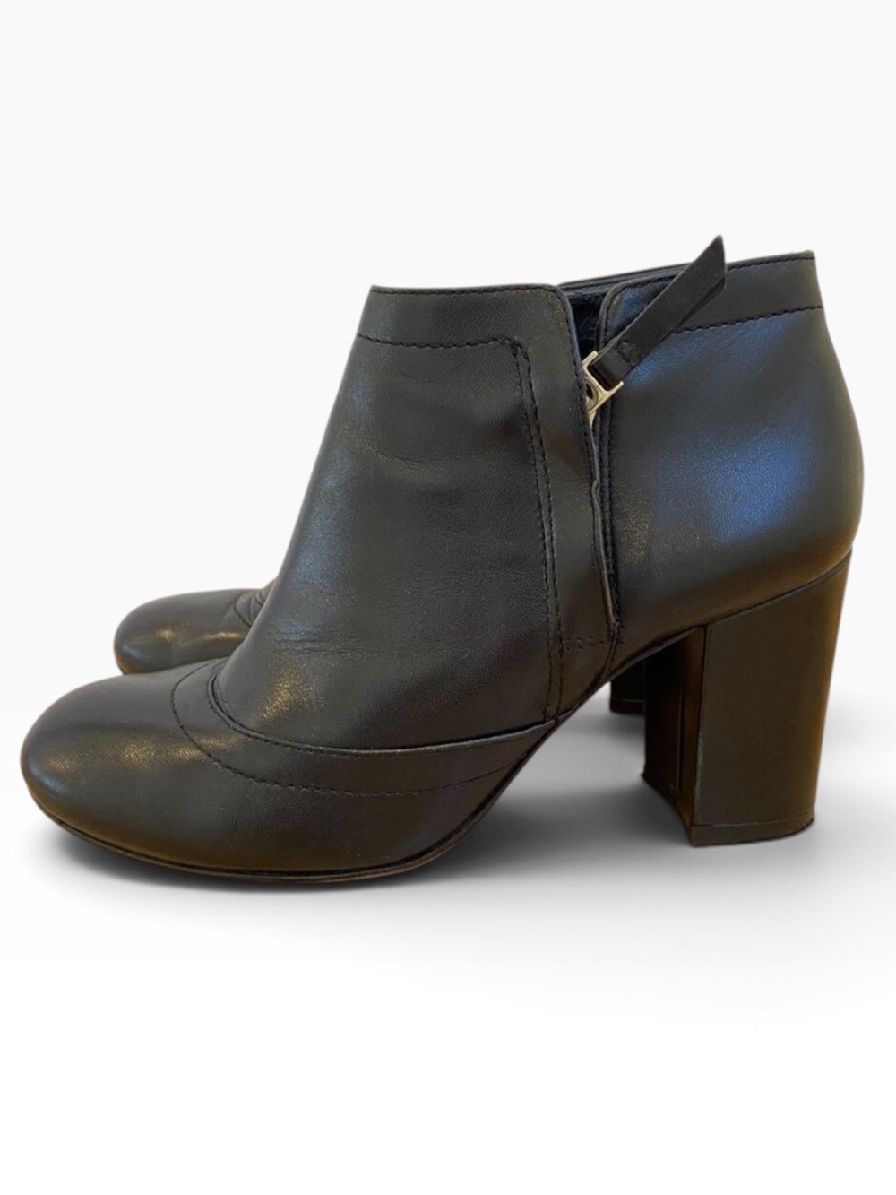 Vince Camuto black genuine leather ankle boots zipper chunky heel round toe 6.5